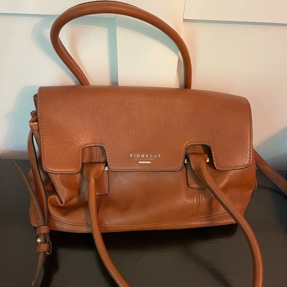 FIORELLI Vegan Leather Flap Satchel Crossbody EUC - Picture 4 of 10